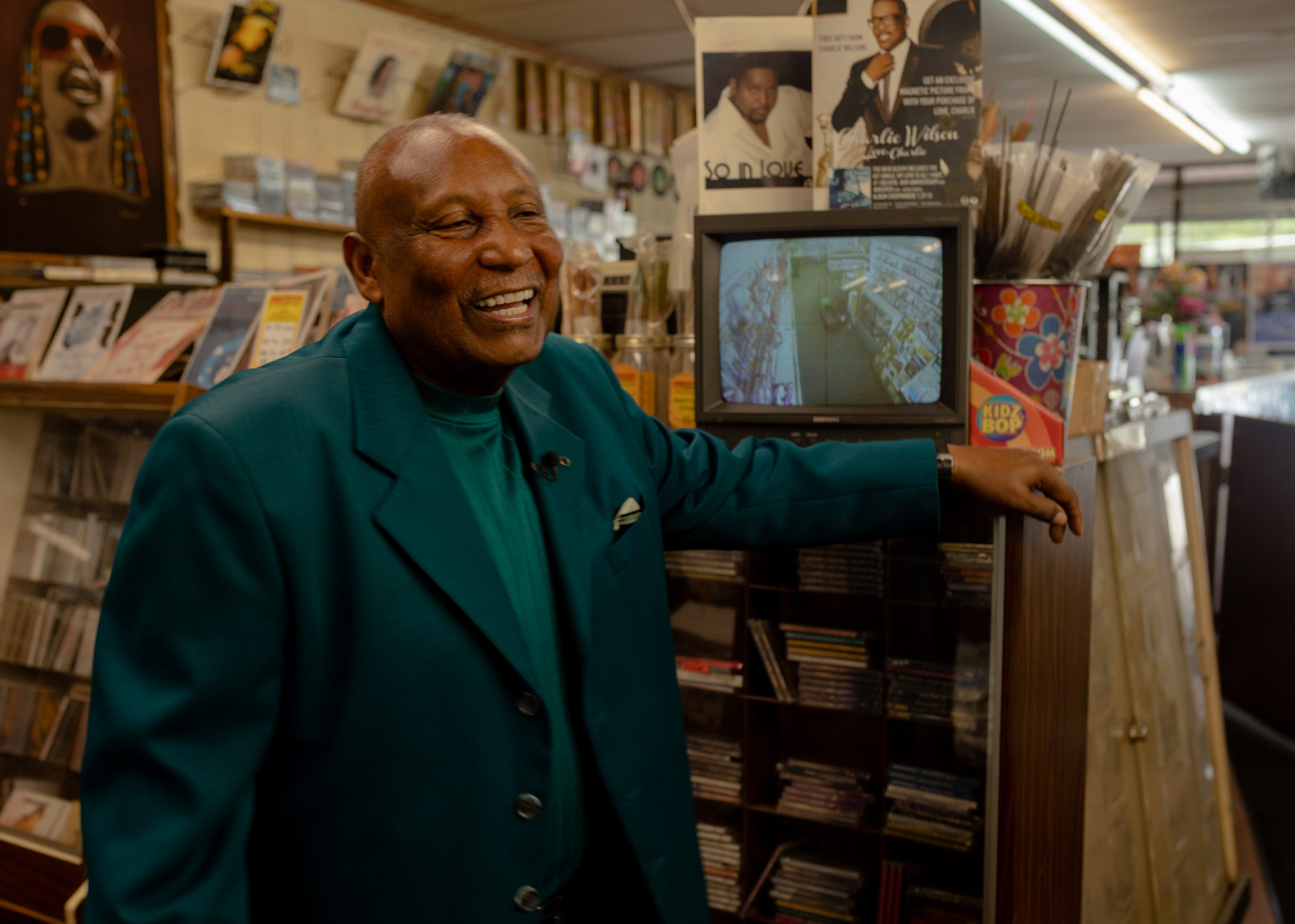 Flint's own: Music Planet celebrates 40 years – Flint Beat