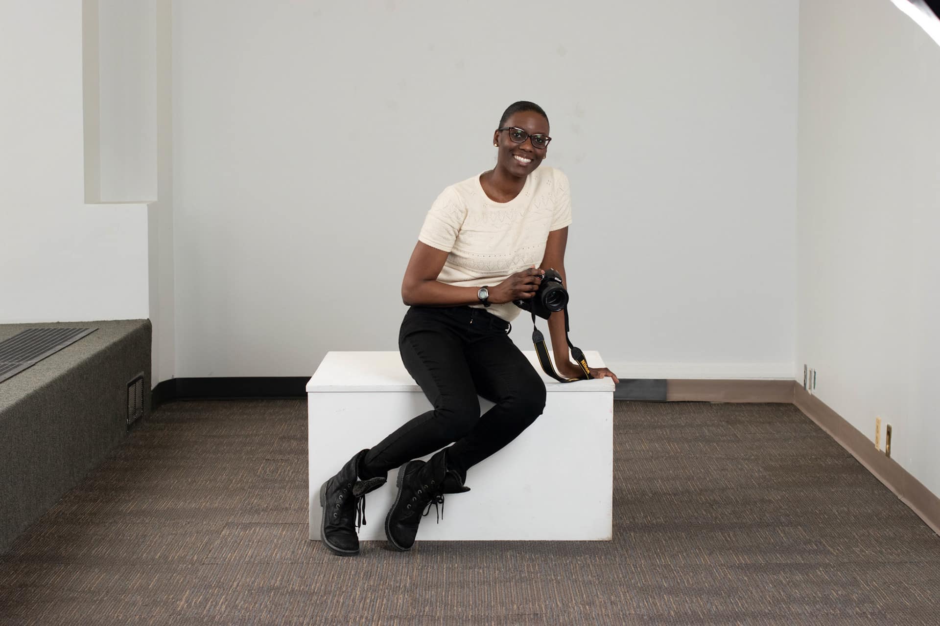 Flint photographer builds business through creativity, community